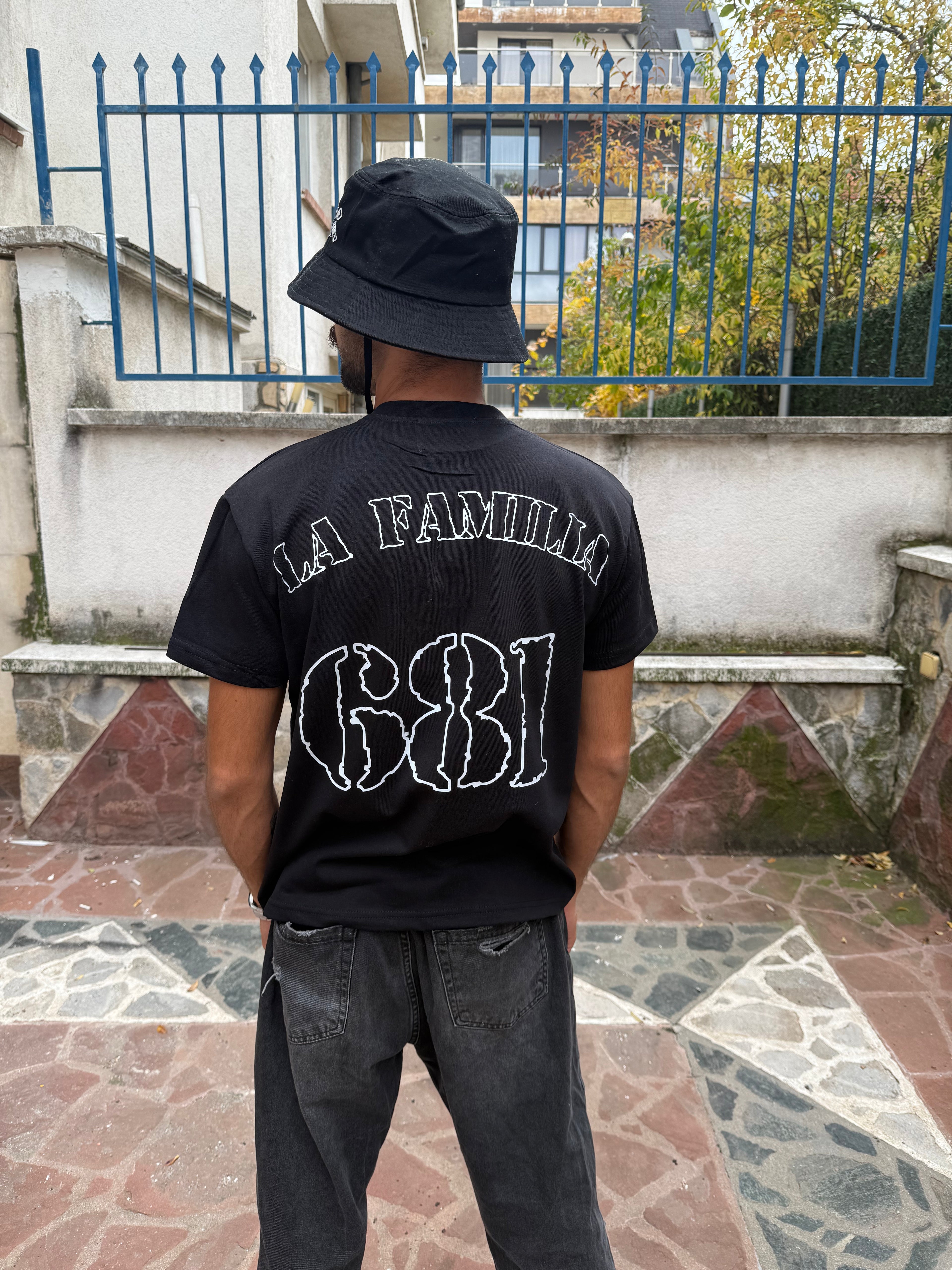 ТЕНИСКА La Familia 681 [ЧЕРНА]